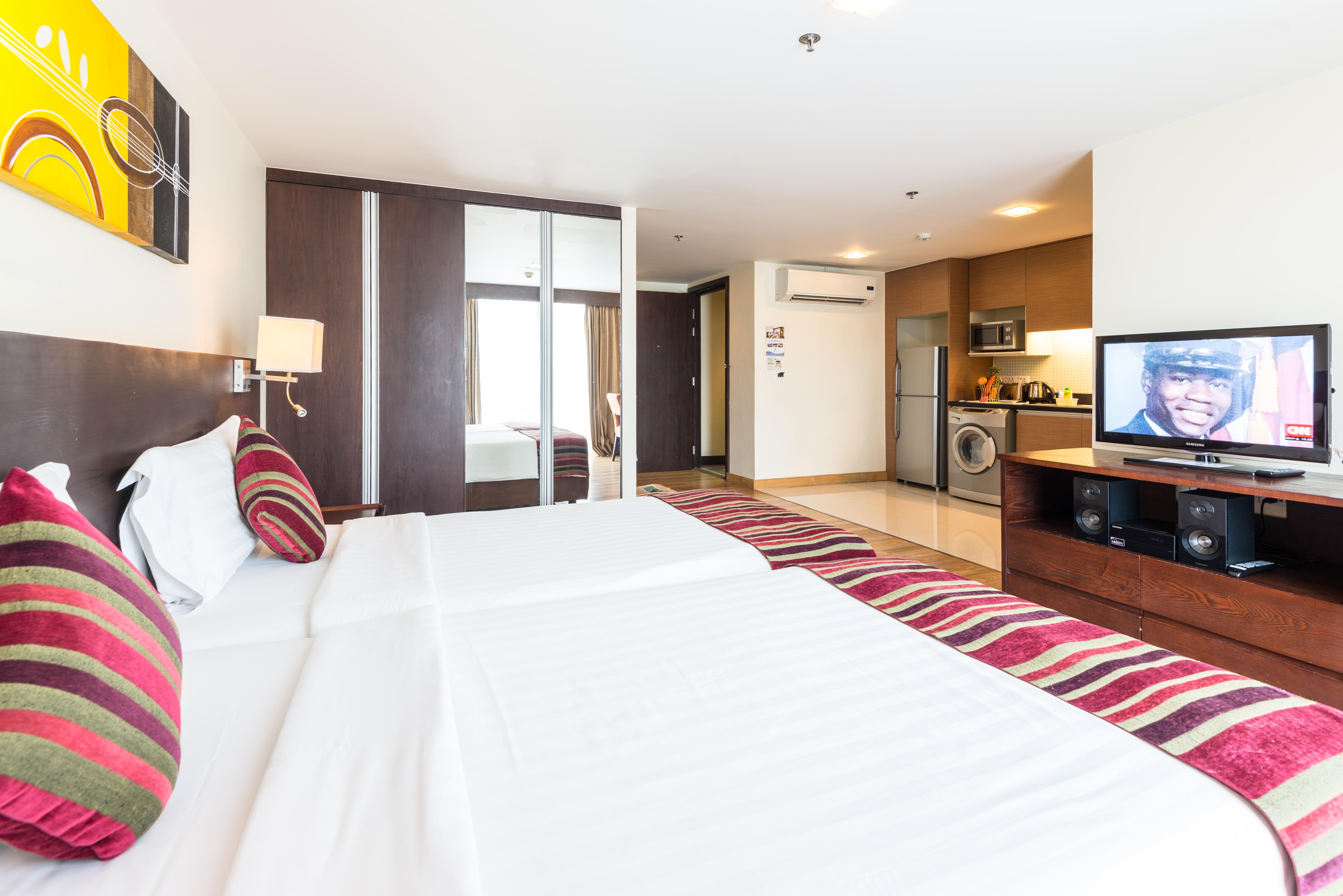 Lohas Residences Sukhumvit 2 Bangkok Exteriör bild