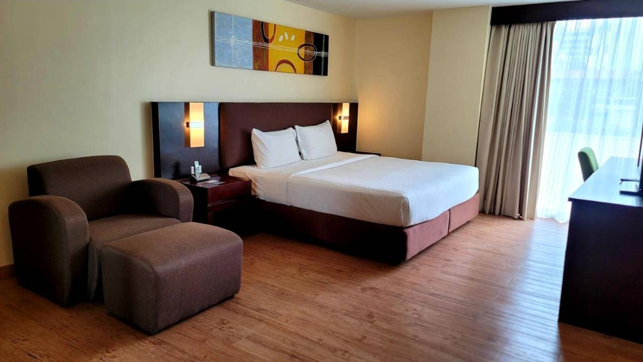 Lohas Residences Sukhumvit 2 Bangkok Exteriör bild