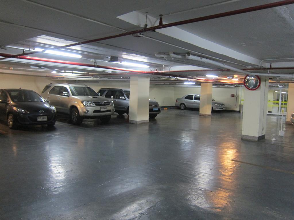 Lohas Residences Sukhumvit 2 Bangkok Exteriör bild
